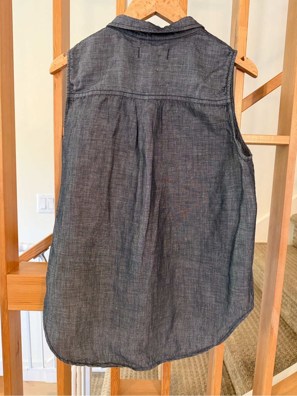 Madewell Men's Sleeveless Button-Down Shirt - Charcoal Gray - Picture 2 of 2